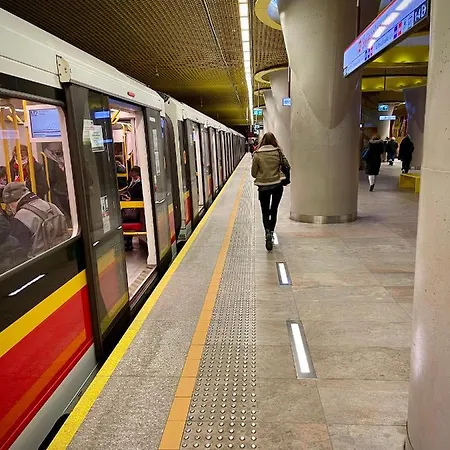 Super Red Centrum View In Town 2x Metro Fast Wifi 300 Mbs Netflix Appletv Smarttv Spotify Panorama Miasta * Варшава